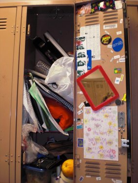 Somewhere in here is the plot of The Hurt Locker.